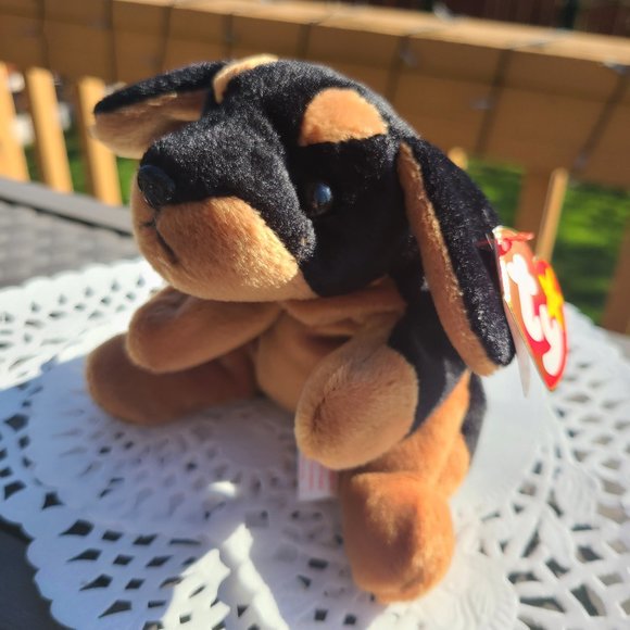 Vintage 1996 Doberman Beanie Babie - Picture 1 of 11
